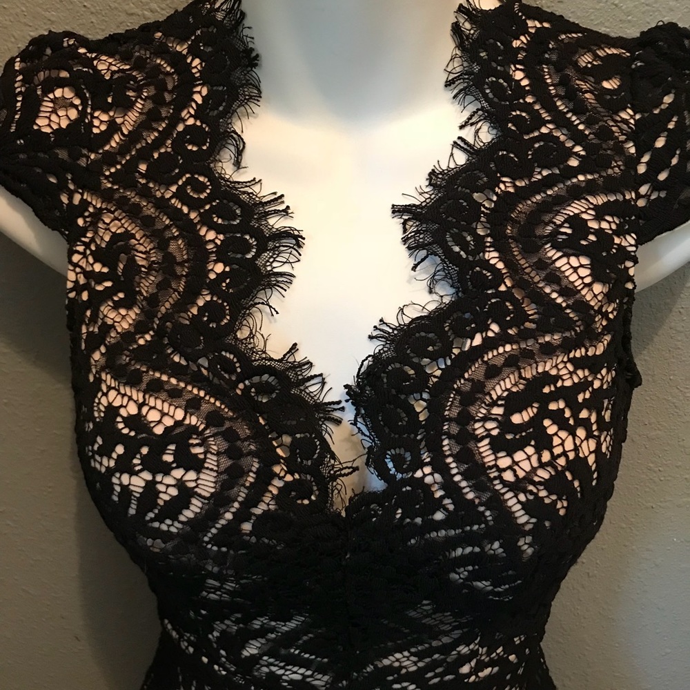 Gorgeous Windsor black/nude mini dress